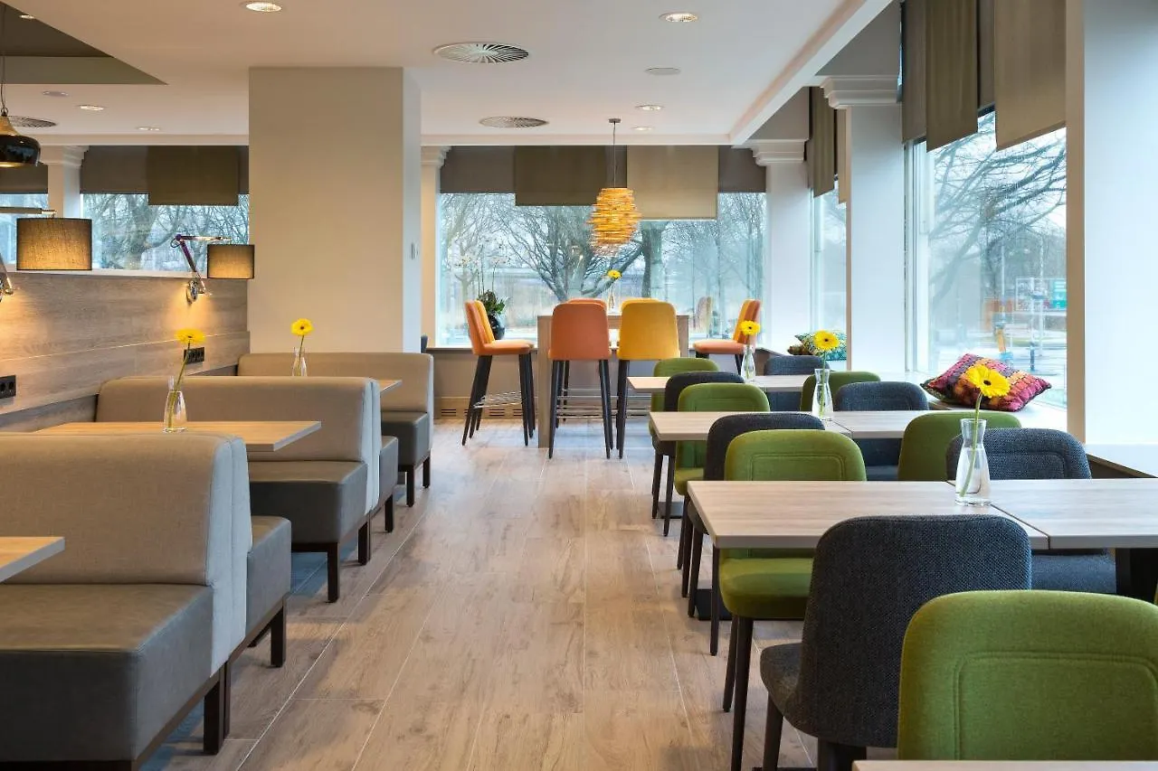 Holiday Inn Amsterdam Otel